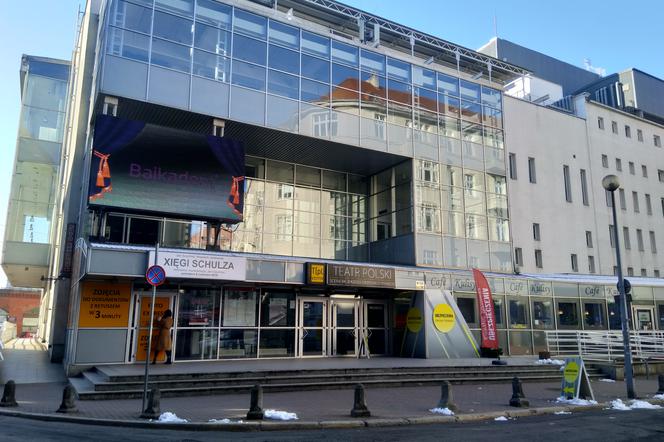 Teatr Polski czeka na nowego dyrektora, praca nad premierami trwa, ale kryzys nie odpuszcza. Wciąż nie ma publicznośći