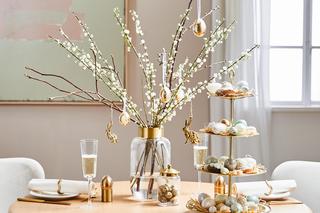 Ozdoby wielkanocne w wazonie