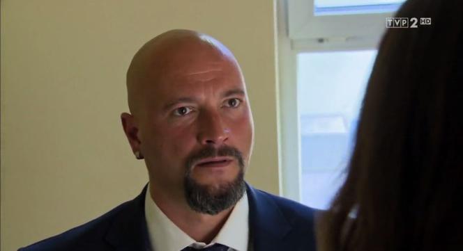 Barwy szczęścia, odcinek 1921. Gustaw Poleski (Sławomir Sidwa)