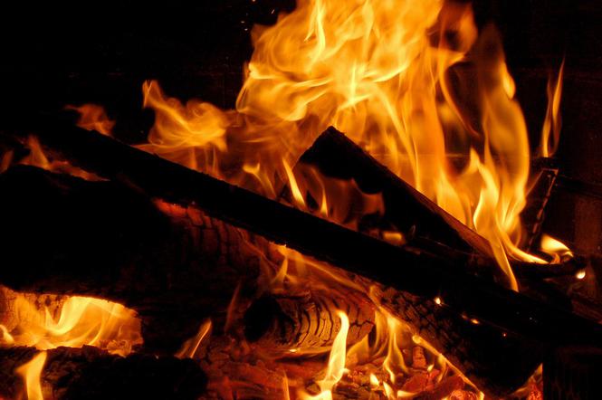 Groźny pożar w podbydgoskim Dobrczu