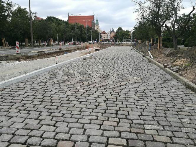70 dni upłynęło od momentu rozpoczęcia przebudowy układu drogowo-torowego w rejonie pl. Rapackiego.  
