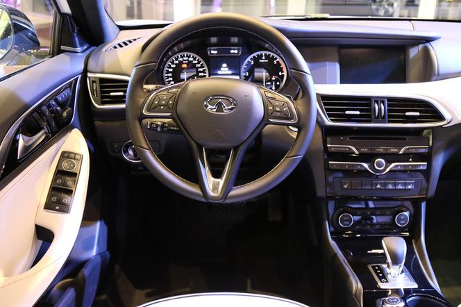 Infiniti Q30