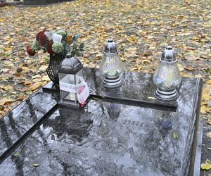 Generał Czesław Kiszczak ma skromny grób