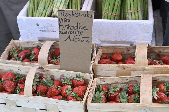  Ceny nowalijek na warszawskich bazarach szokują. Byliśmy i sprawdziliśmy ile trzeba zapłacić