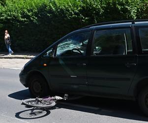 Rowerzysta potrącony przez samochód. Utrudnienia na ul. Chopina w Szczecinie