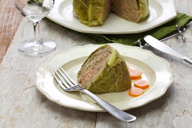 Genialna kapusta faszerowana mielonym mięsem - przepis na kapustę nadziewaną