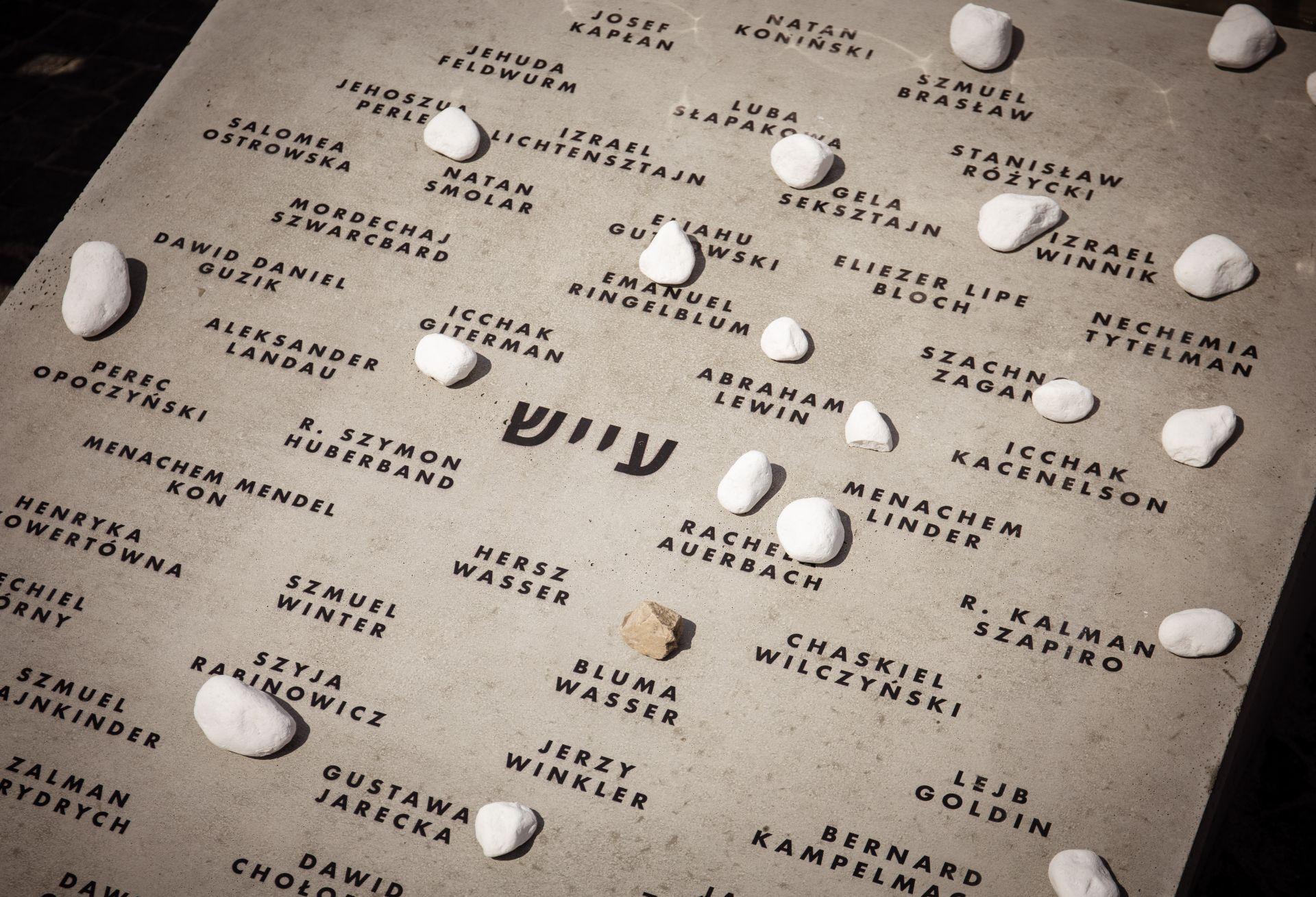 Pomnik Oneg Szabat w Warszawie