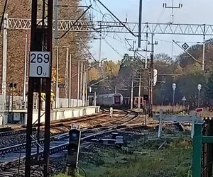 Siedział na peronie. Gdy zobaczył nadjeżdżający pociąg, wszedł na torowisko. Tragedia w Starych Jabłonkach