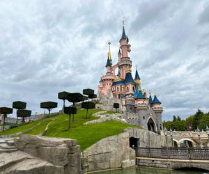 9-letnia panna młoda! Przestępca seksualny wynajął Disneyland, by odegrać ślub z dzieckiem!