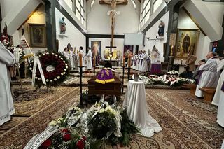 Pogrzeb brutalnie pobitego księdza Lecha. Poruszające słowa arcybiskupa. Módlmy się za sprawcę