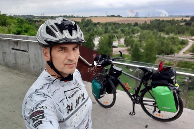 Pan Dariusz z Sosnowca okrąży Europę na rowerze