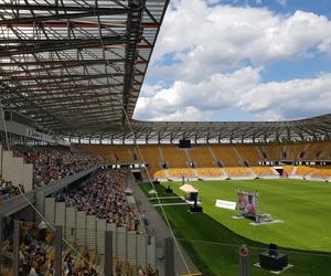 Kongres Świadków Jehowy w Białymstoku. Na stadionie miejskim tysiące uczestników [ZDJĘCIA]