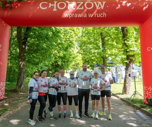 Sportowe emocje w Chorzowie. 150 biegaczy wystartowało w 6. edycji Chorzowskiej Dychy