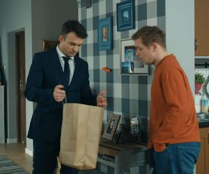 Barwy szczęścia, odcinek 3180. Ignacy (Olaf Staszkiewicz), Hubert (Marek Molak)