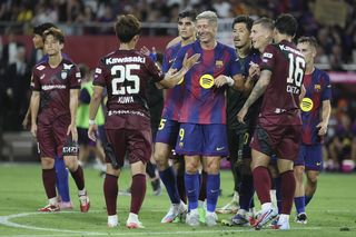 Barcelona już bije rywali.  Robert Lewandowski zaczął sezon od asysty w otoczeniu „dzieciaków”
