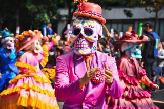 Dzień Zmarłych w Meksyku. Día de los Muertos to czas radosnej fiesty