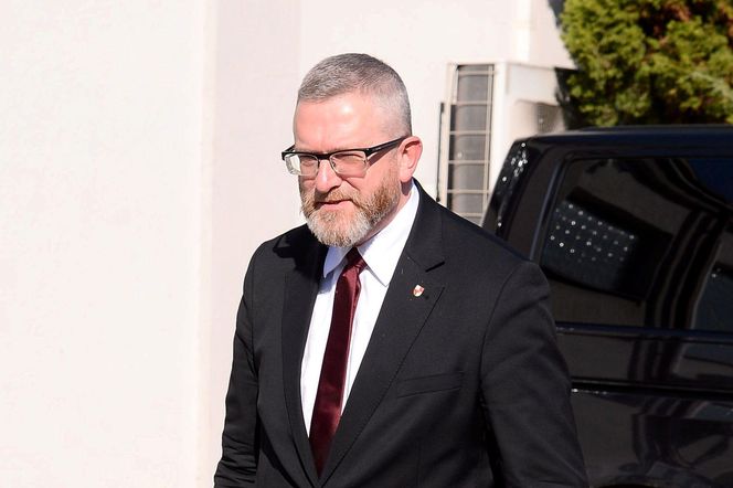 Wpis Grzegorza Brauna po ataku Izraela wywołał burzę. To jedno zdanie podzieliło sieć