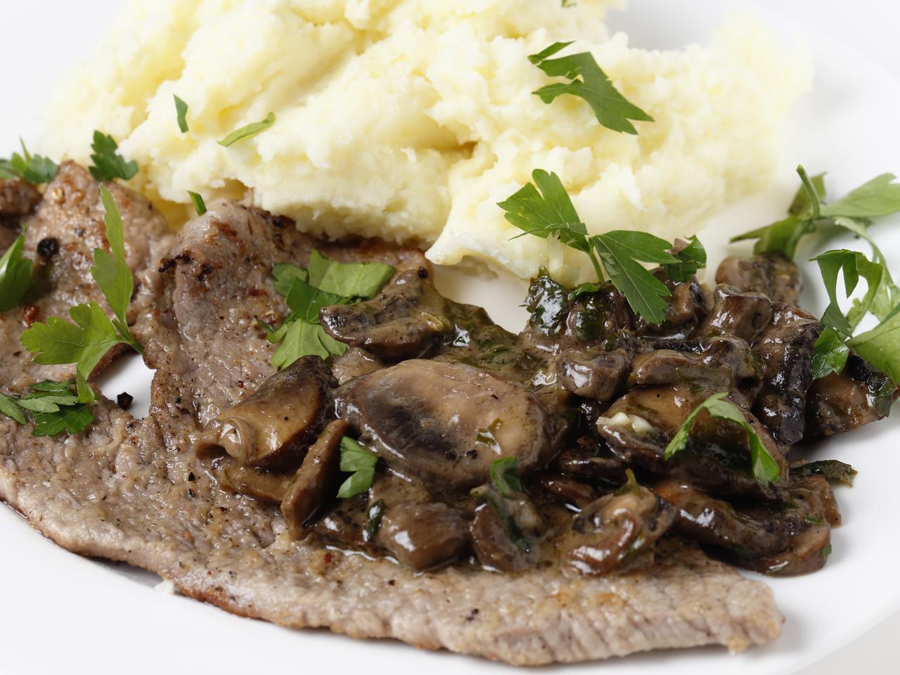 Pomysł na cielęcinę: duszona cielęcina z prawdziwkami