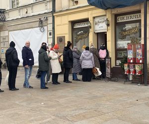 Kolejki po pączki w tłusty czwartek w Lublinie