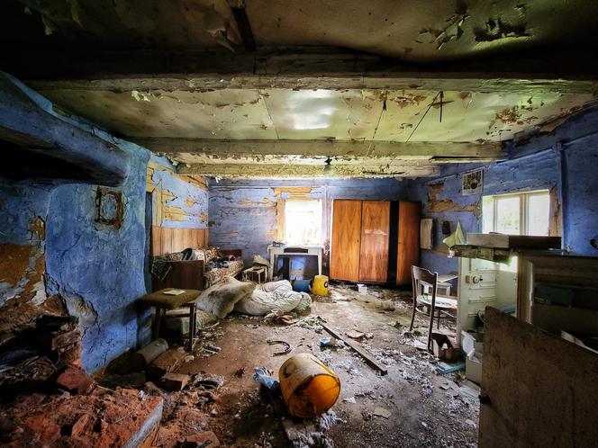 Pasjonatki ze Starachowic zwiedzają opuszczone domy