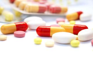 Leki, które mogą uzależniać. Które popularne leki bez recepty mogą działać jak narkotyki?