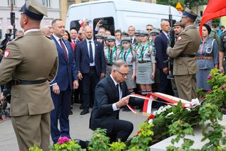 Prezydenci Duda i Nawrocki wzięli udział w uroczystości upamiętniającej ofiary Rzezi Woli