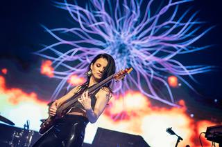 JOANNA DUDKOWSKA FEAT. KOVA & GWIAZDY POLSKIEJ ESTRADY – Music and Visual Experience w poznańskiej Auli Artis 