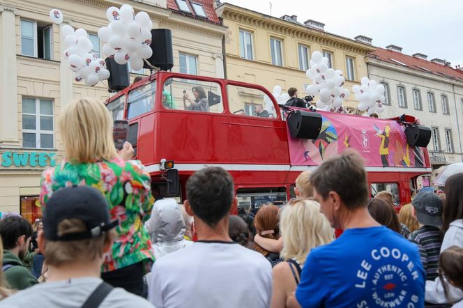 Parada Syrenki 2025 przeszła ulicami Warszawy. Na trasie 20 barwnych platform