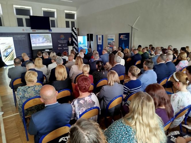 W budynku BCU nr 2 w Siedlcach znajduje się duża hala i 11 sal szkoleniowych, które zostały bardzo nowocześnie wyposażone.