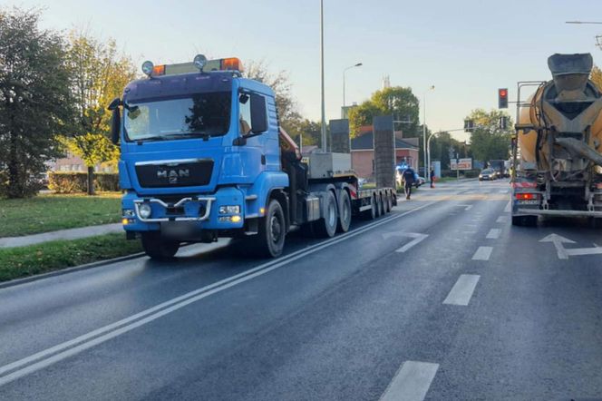 Słup sygnalizatora runął na chłopca! Dramat w Gostyninie