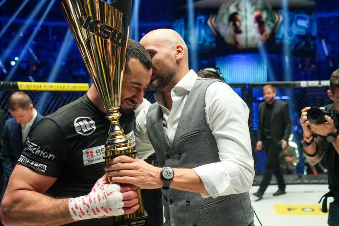 Mamed Khalidov rozbił Mariusza Pudzianowskiego na KSW 77 