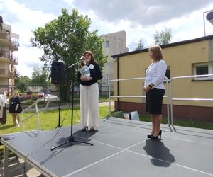 Przez lata ŚDS w Siedlcach działał w dwóch lokalizacjach, teraz już oficjalnie funkcjonuje w jednym miejscu, w budynkach dostosowanych do potrzeb osób z niepełnosprawnościami. 