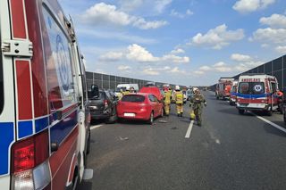 Karambol na autostradzie A4. Zderzyło się siedem samochodów! Lądował śmigłowiec LPR