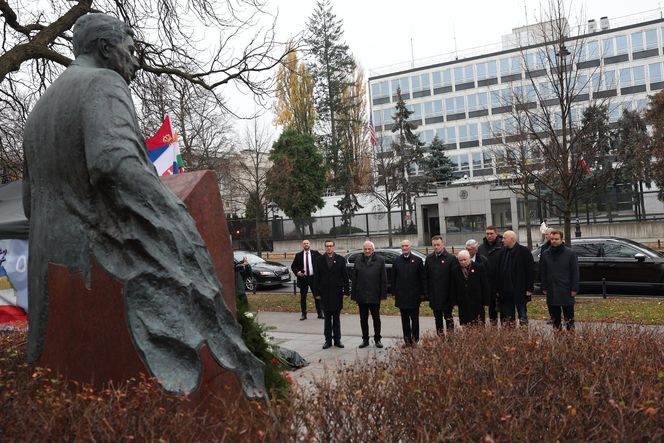 Jarosław Kaczyński wraz z delegacją PiS złożył wieńce przed pomnikami Ojców Niepodległości