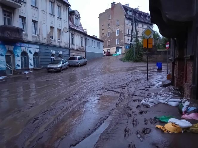 Dramatyczne zdjęcia z Kłodzka. Tak wygląda miasto zalane przez wielką wodę