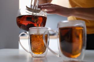 Najlepsza ziołowa herbatka na odchudzanie. Nie musisz się katować - jest naprawdę smaczna!