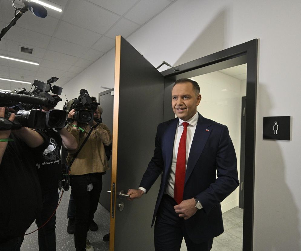 Karol Nawrocki przyjechał do TVP. Symboliczny gest i mocne wsparcie z zaplecza
