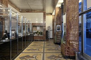 Feniks na Rynku Głównym w Krakowie