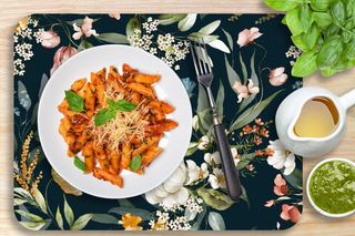 Gdzie kupić podkładki pod talerze? Przegląd materiałów i oferty sklepów