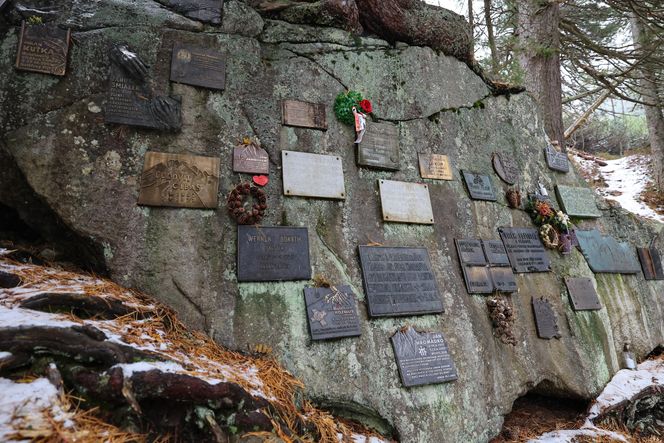 Wyjątkowy cmentarz w Tatrach Wysokich. „Umarłym na pamiątkę, żyjącym ku przestrodze”