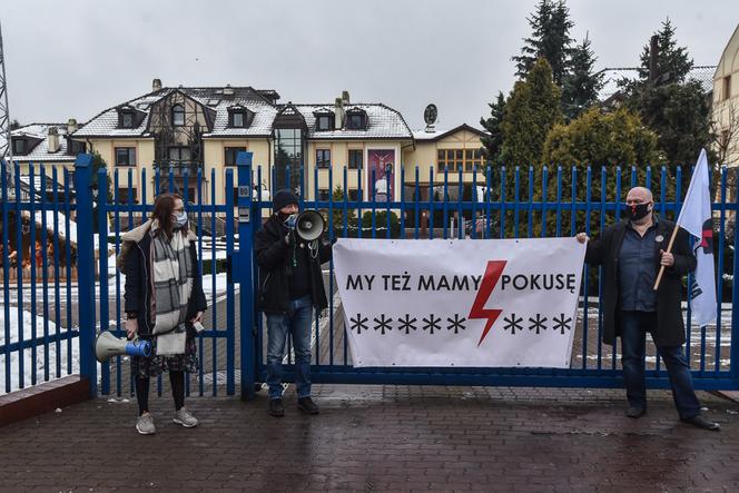 Międzymiastowy protest samochodowy pod Radiem Maryja. Strajkowali w Święto Trzech Króli