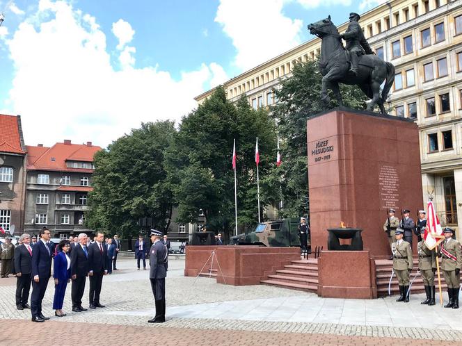 Politycy na obchodach Święta Wojska Polskiego