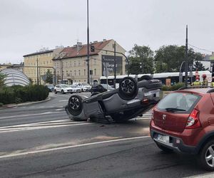 Przejazd ulicą 3 Maja był chwilowo zablokowany, jednak obecnie nie ma już utrudnień w ruchu