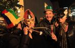 Sylwester 2010: Tysiące ludzi przywitało Nowy Rok na ulicach ZDJĘCIA!