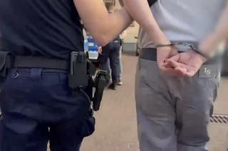 Krwawa zemsta za kota? Kilka lat czekał na taką okazję. Zaatakował swojego znajomego młotkiem. „Bił i kopał go po całym ciele”