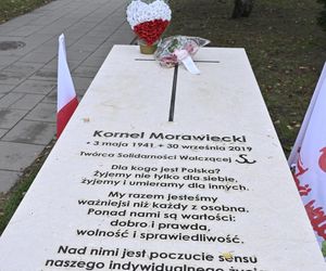 Grób Kornela Morawieckiego na  Powązkach Wojskowych