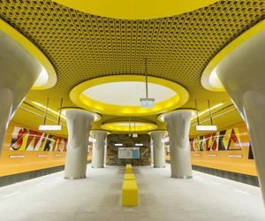 Metro w Warszawie już wozi pasażerów, ale wciąż są drążone nowe linie