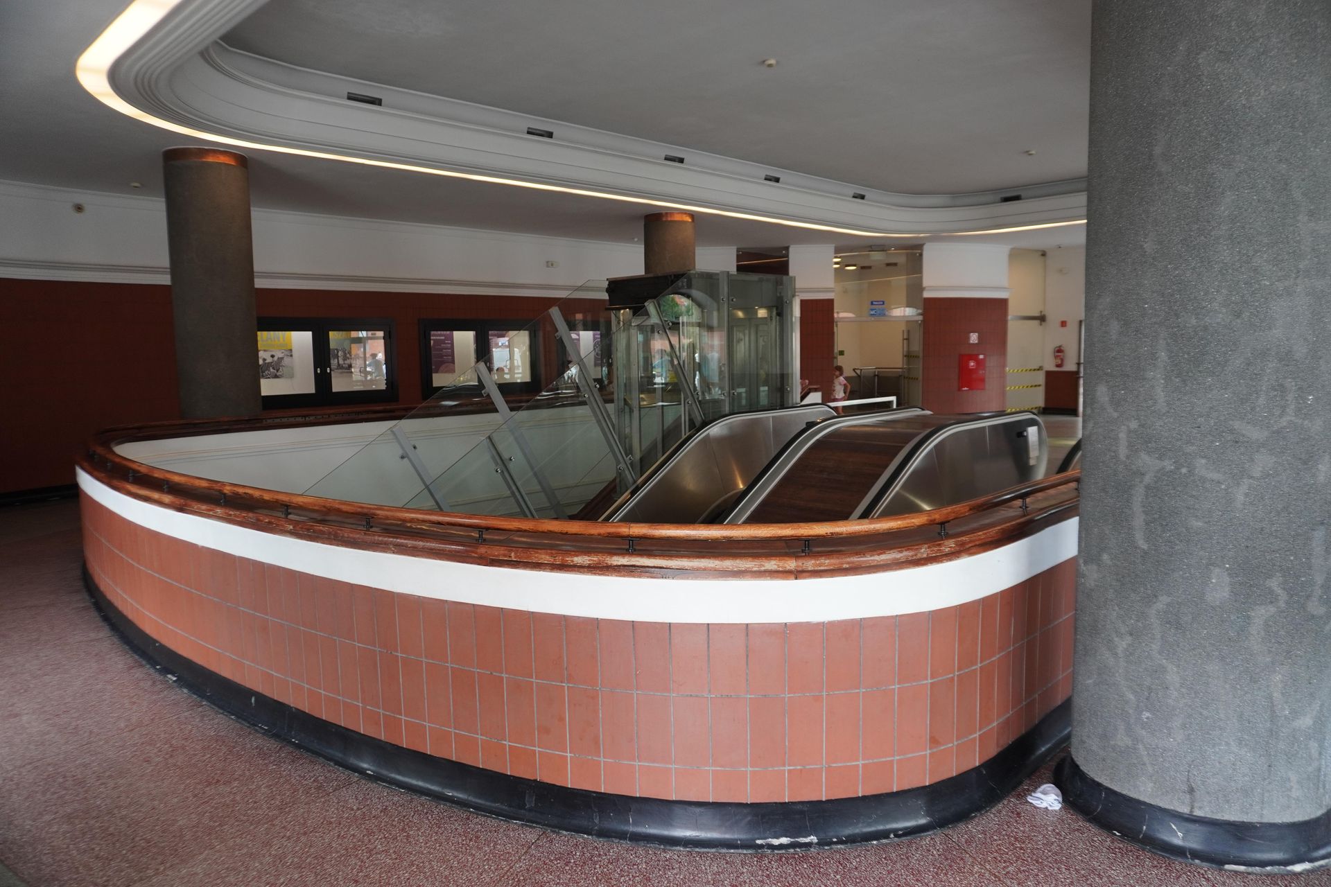 Najstarsze schody ruchome w Warszawie