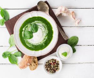 Zupa szpinakowa z mrożonki: prościej i łatwiej nie można