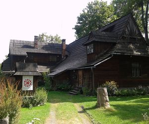 Ta małopolska willa jest perłą architektury. Kiedyś należała do sławnego poety, pioniera Młodej Polski 